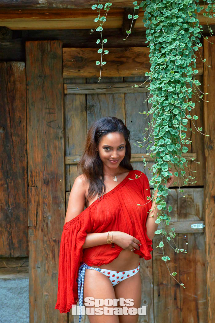 ariel meredith 2014 web photo op44-112449-rawfinalw.jpg